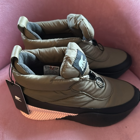 NWT size 7 Sorel Boots - Picture 4 of 5